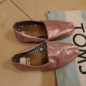 Women's Toms light pink glitter slip on size 7